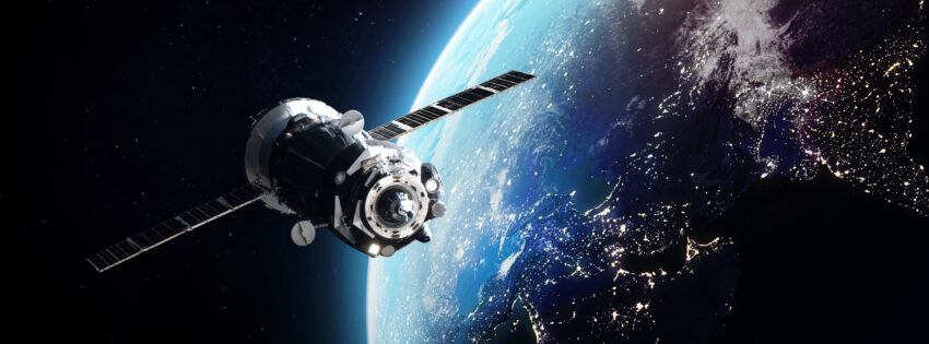 電磁界解析による衛星アンテナの最適設計